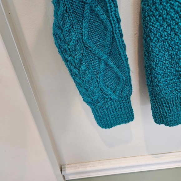 HAND Knit Coastal Sweater by Knitcraft 38"/40" - Picture 6 of 8